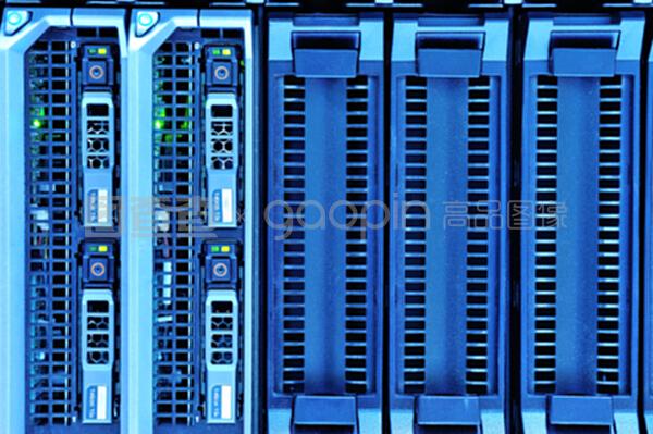 網(wǎng)絡(luò)服務(wù)器與云計(jì)算裝備技術(shù)服務(wù) 數(shù)字化轉(zhuǎn)型的核心驅(qū)動(dòng)力